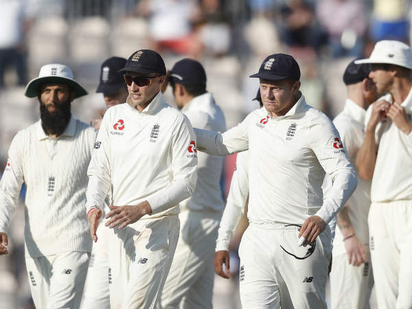 బంతి రెండు వైపులా 