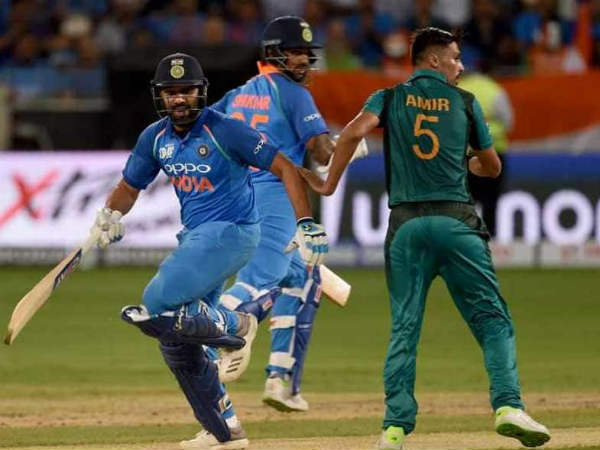  రోహిత్ శర్మ బాదిన సిక్సులు 301