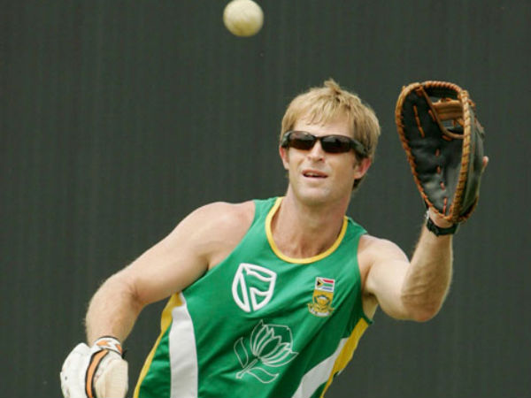  ఈ జాబితాలో అగ్రస్థానంలో జాంటీ రోడ్స్