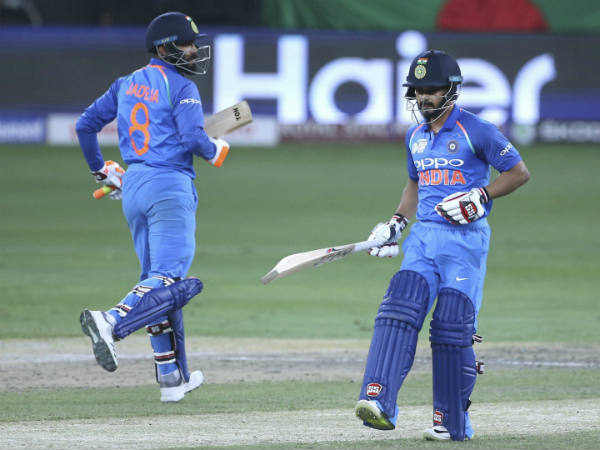 ఆఖరి ఓవర్ తొలి బంతికి సింగిల్ తీసిన కుల్దీప్