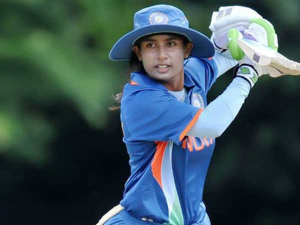 మిథాలీ తొలి సారిగా కెప్టెన్సీ: