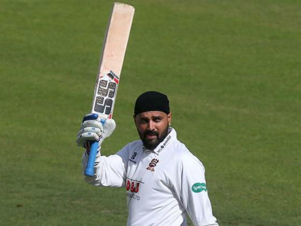 ఎసెక్స్‌ జట్టు 8 వికెట్ల తేడాతో అలవోక విజయాన్ని