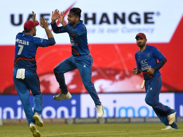 బంగ్లా బౌలర్లపై విరుచుకుపడ్డ రషీద్ ఖాన్