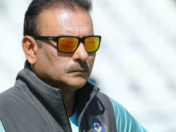 భార్యకు దూరంగా ఉంటున్న రవిశాస్త్రి 