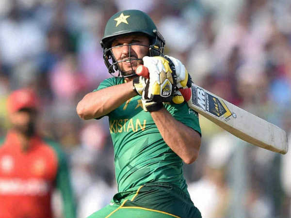 మార్చి 18, 2012, ఢాకా - పాక్‌పై 6 వికెట్ల తేడాతో భారత్ విజయం