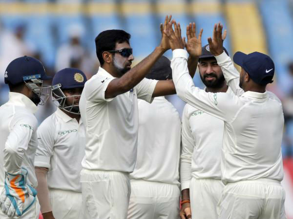 తొలి ఇన్నింగ్స్‌లో నాలుగు వికెట్లు తీసిన అశ్విన్