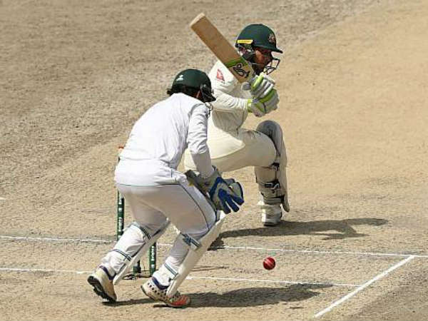 తీవ్ర ఒత్తిడిని తట్టుకుంటూ మ్యాచ్‌ను డ్రా దిశగా