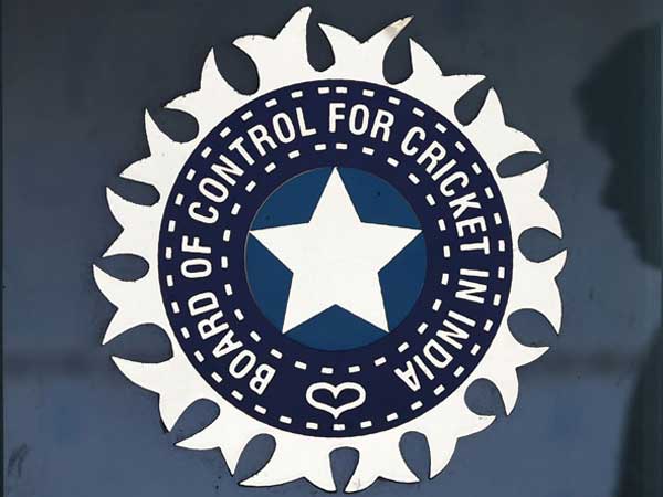 1200 టికెట్లనుంచి 600కు తగ్గించి