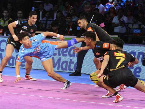 మణీందర్‌ సింగ్‌ 11 రైడ్‌ పాయింట్లతో 