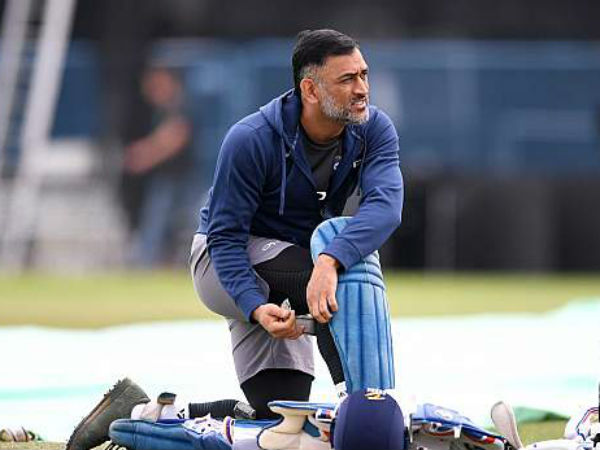  ఆటగాళ్లు ఏడో స్థానంలో ధోని