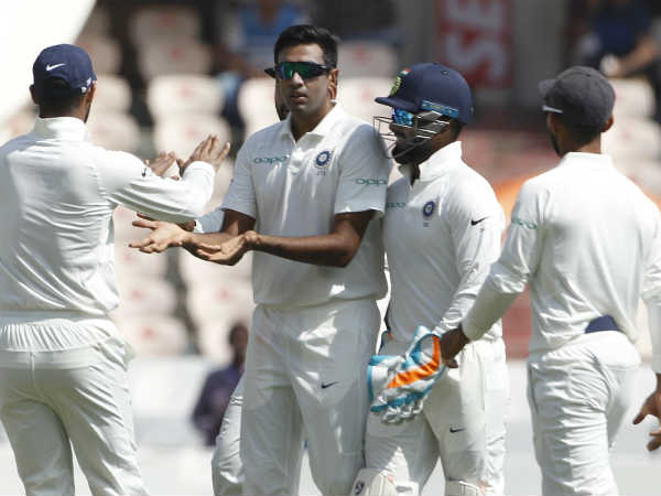 తొలి వికెట్‌కు 32 పరుగులు జోడించిన ఓపెనర్లు 