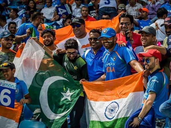 మేం వెళ్లి మాతో ఆడండని అడుక్కోలేం