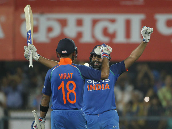 తొలుత బ్యాటింగ్ చేసిన విండీస్ 322/8