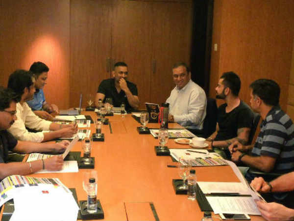 ఆటగాళ్ల మధ్య సమన్వయం కొరవడుతుందని 