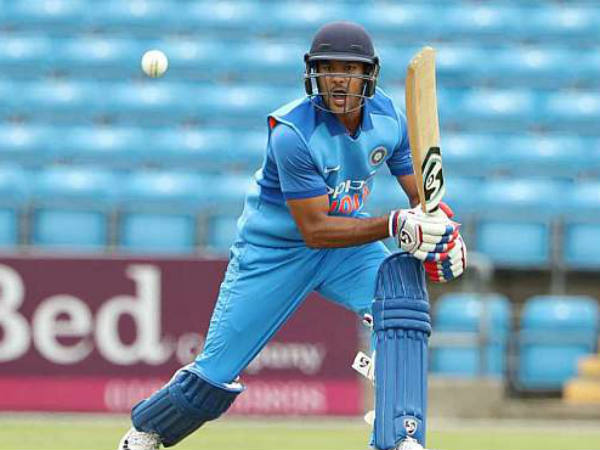 దేశీవాలీ క్రికెట్‌లో రాణిస్తున్నారు: