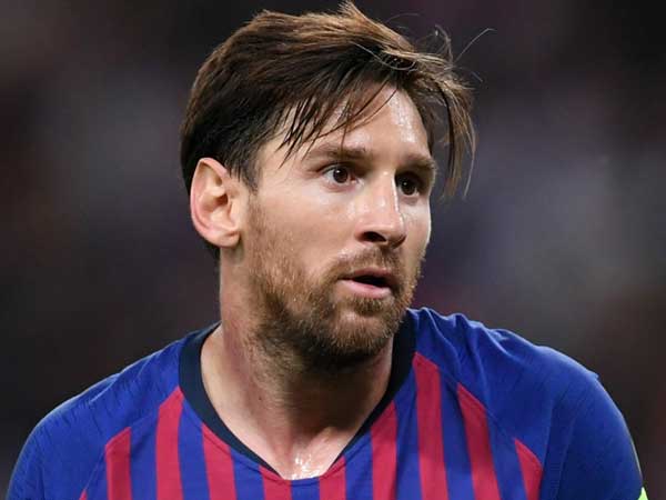 క్లబ్‌లోకి కొహ్లీతో పాటుగా