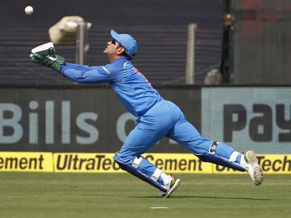 మూడు మార్పుల‌తో బ‌రిలోకి దిగిన టీమిండియా 