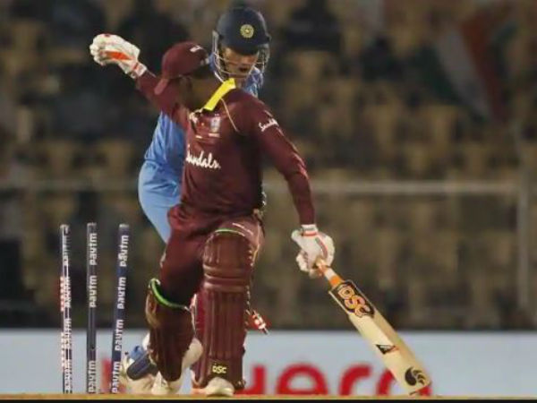 అప్పీల్‌ను పరిశీలించిన టీవీ అంపైర్..