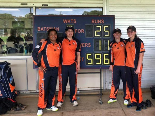 నలుగురు బ్యాట్స్‌వుమెన్‌ సెంచరీలు 