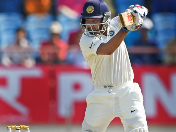 హెట్‌మెయిర్‌కు క్యాచ్‌ ఇచ్చి పెవిలియన్‌‌కు