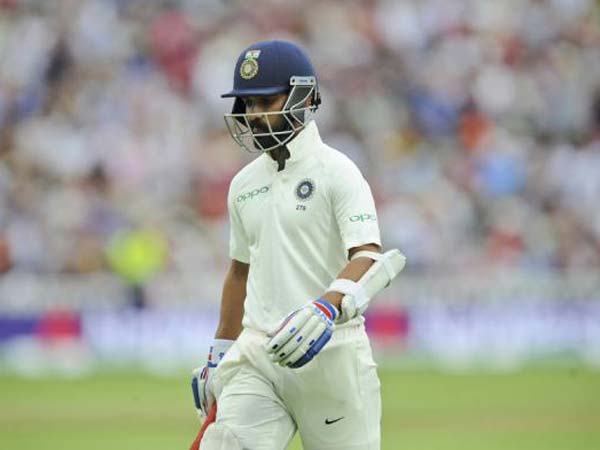 ఔటైన తర్వాత నిరాశగా వెనుదిరుగుతున్న రహానే