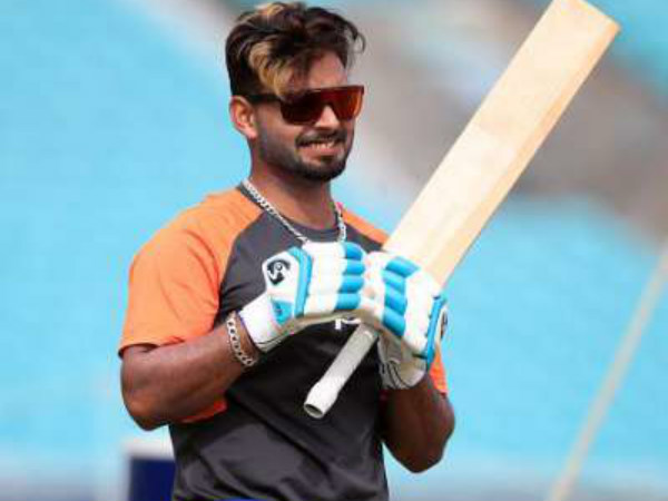 తొలి టెస్టులో 92 పరుగులతో.. పంత్ 