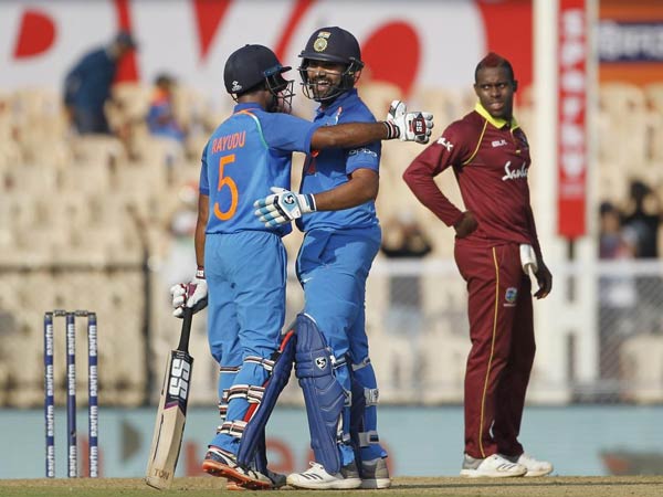  అత్యధిక సిక్సర్లు బాదిన రెండో ఆటగాడిగా రోహిత్‌