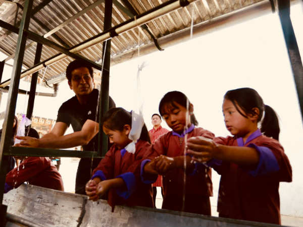 క్రికెట్ జట్టు సభ్యులకు క్రికెట్ పాఠాలు 