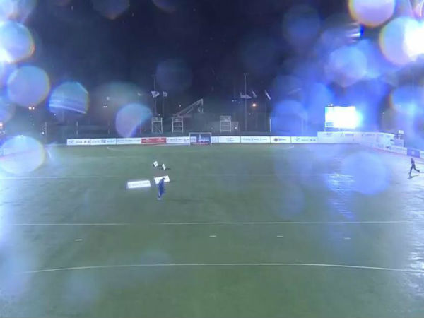 ఉరుములతో కూడిన భారీ వర్షం