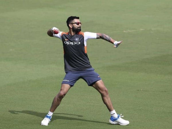 ఐదు ఓవర్లకే బంతి పాలిపోతోంది