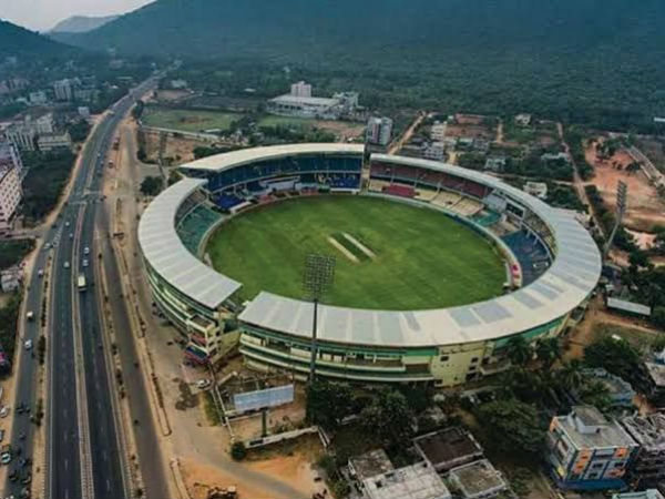 స్పిన్నర్లకి అనుకూలమైన వైజాగ్ పిచ్ స్పిన్నర్లకి అనుకూలమైన వైజాగ్ పిచ్