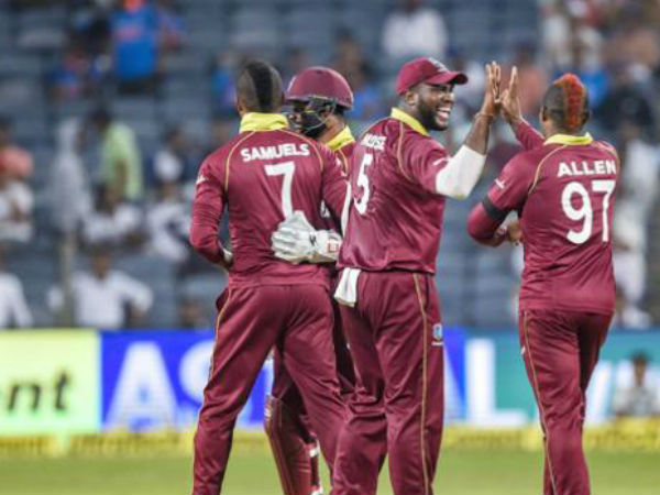  50 ఓవర్లలో 5 వికెట్ల నష్టానికి 377 పరుగులు