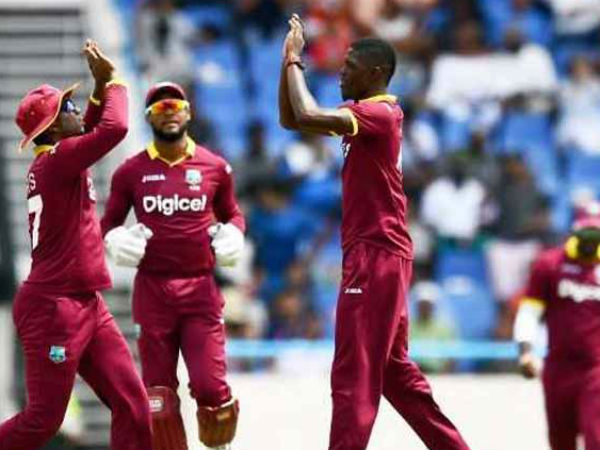 వెస్టిండీస్ కూడా 50 ఓవర్లలో 321/7తో 