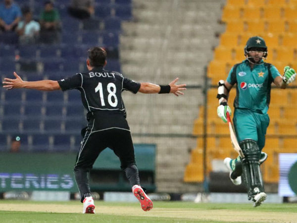 50 ఓవర్లలో 9 వికెట్ల నష్టానికి 266 పరుగులు చేసిన కివీస్