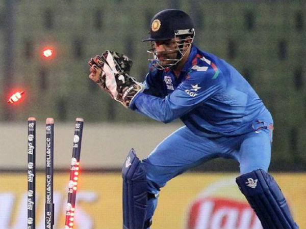 ఎంపిక సమయంలో ధోనీపై సెలక్టర్ల వేటు 