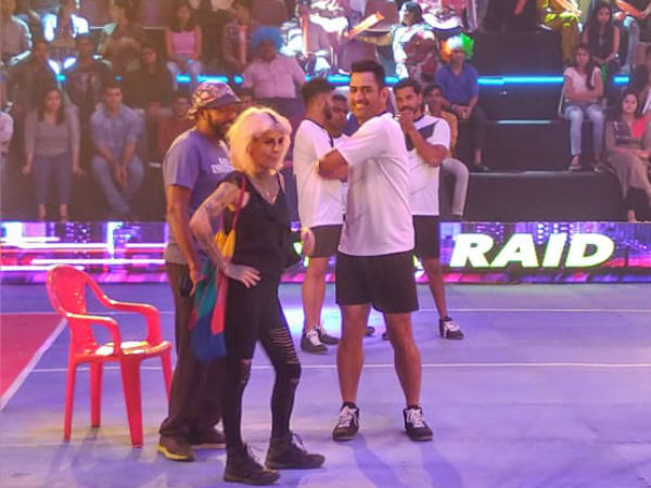 వన్డేల్లో మాత్రమే జెర్సీని ధరించనున్న ధోని