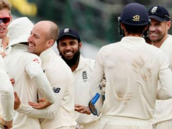  ఐదు వికెట్లు తీసిన ఇంగ్లాండ్ బౌలర్ లీచ్