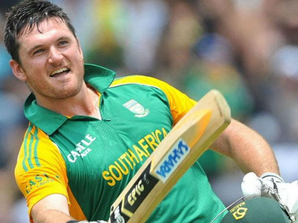 197 మ్యాచ్‌లు ఆడి 6989పరుగులతో