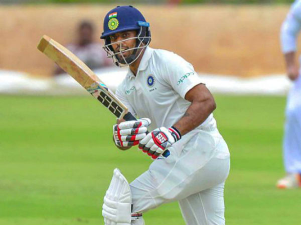 హనుమ విహారితో కలిసి మయాంక్ హాఫ్ సెంచరీ