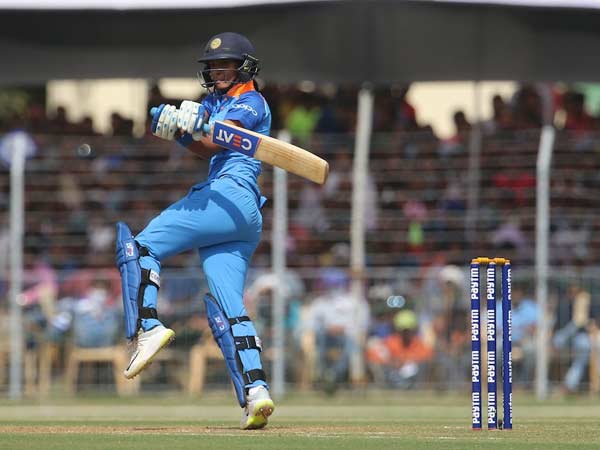 మ్యాచ్‌కు హైలెట్‌గా మంధాన, హర్మన్‌‌లు