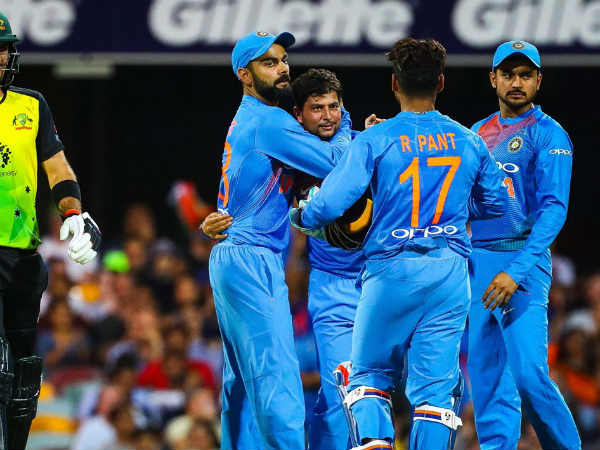 కోహ్లీని దాటేసిన ధావన్ 