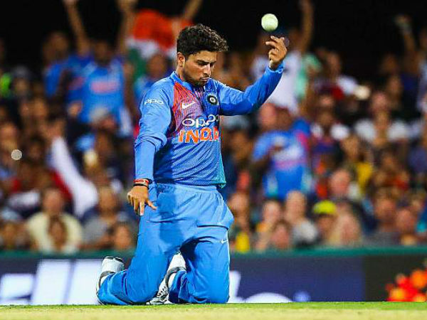 రెండు క్యాచ్లు జారవిడిచిన భారత ఫీల్డర్లు రెండు క్యాచ్లు జారవిడిచిన భారత ఫీల్డర్లు