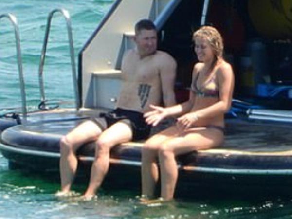 క్లార్క్‌తో షాష ఉన్న ఫోటోలు కైలీకి కోపం