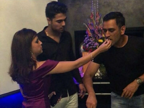 నవంబరు 19, 1986న జన్మించిన సాక్షి