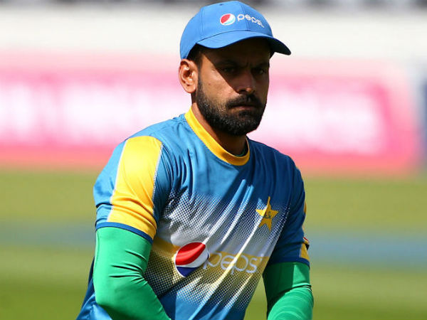 హఫీజ్‌ను కోచ్ ఆర్థర్ ఎంపిక చేయకపోవడం 