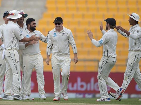 పాక్ విజయ లక్ష్యం 176 పరుగులు