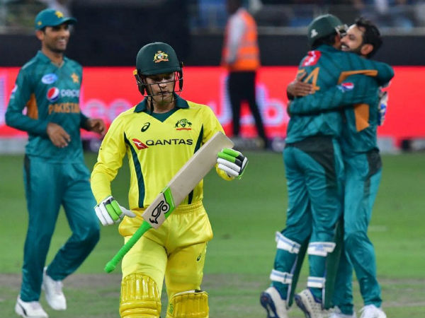 ఆతిథ్యాన్ని పంచుకోనున్న పాకిస్థాన్, శ్రీలంకలు 