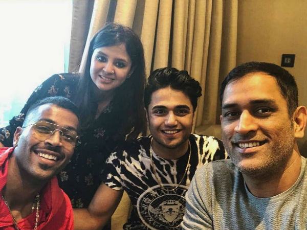 సాక్షి పుట్టినరోజు వేడుకల్లో మెరిసిన పాండ్యా