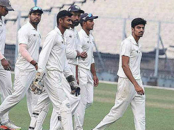 ఫస్ట్‌క్లాస్ క్రికెట్లో ఐదేసి వికెట్లు తీయడం ఐదోసారి