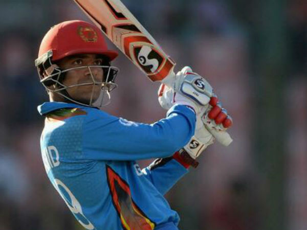  ఇర్ఫాన్ బౌలింగ్‌లో మెరుపు సిక్స్ బాదిన రషీద్ ఖాన్